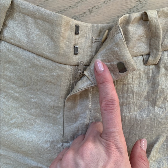 Club Monaco structured shorts in soft gold - Picture 8 of 8